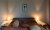 Small Room lake view: Photo 2